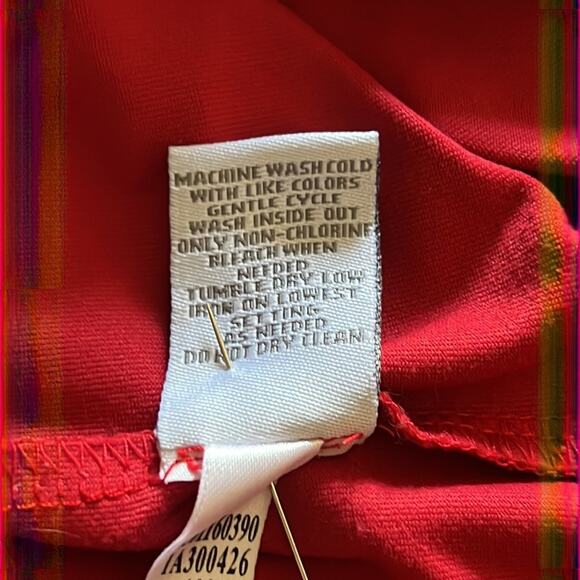 Chico’s 3 Zenergy Red Knit Top with Black Stone Embellishments Woman Size 16 - Picture 8 of 10